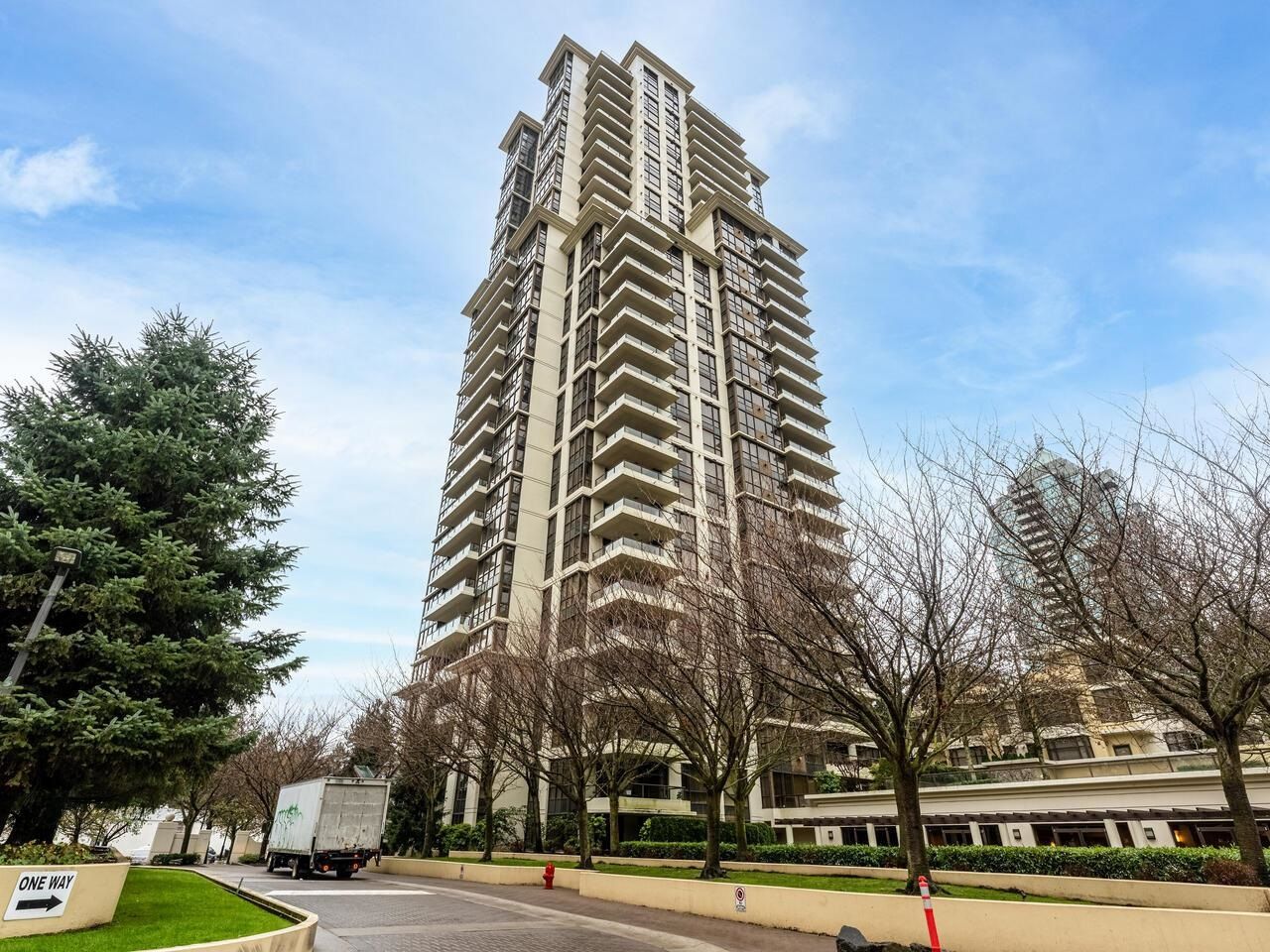 Main Photo: 305 2088 MADISON AVENUE in Burnaby: Brentwood Park Condo for sale (Burnaby North)  : MLS®# R2742408
