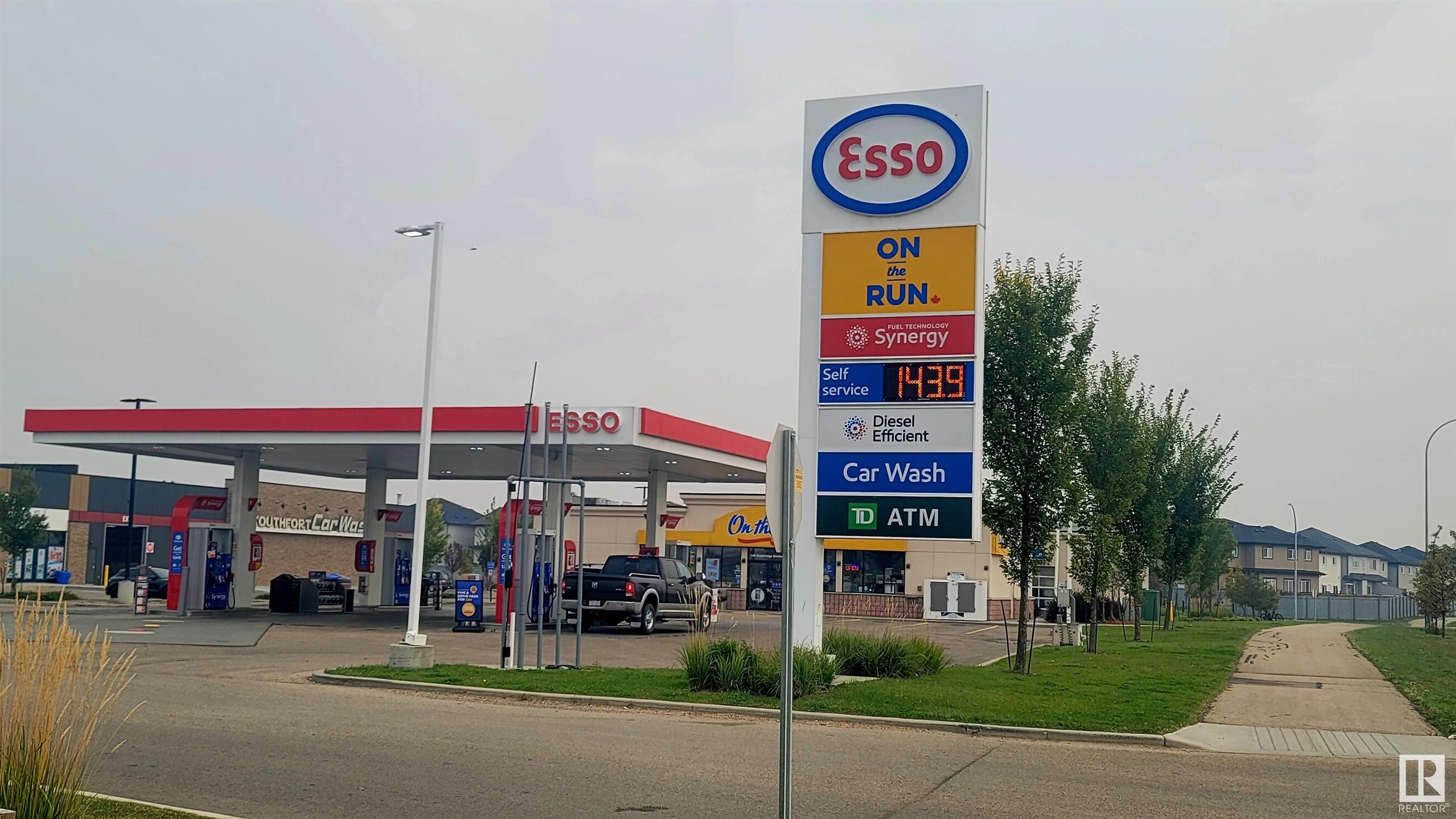 Main Photo: 120 SOUTHRIDGE Boulevard: Fort Saskatchewan Retail for sale : MLS®# E4358786