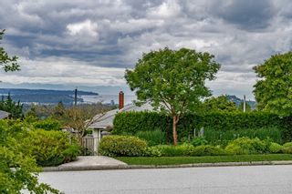 Photo 2: 253 KENSINGTON Crescent in North Vancouver: Upper Lonsdale House for sale : MLS®# R2698276