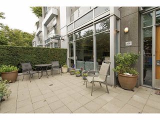 Photo 2: TH25 338 JERVIS MEWS in Vancouver: Coal Harbour Townhouse for sale in "CALLISTO" (Vancouver West)  : MLS®# V1089727