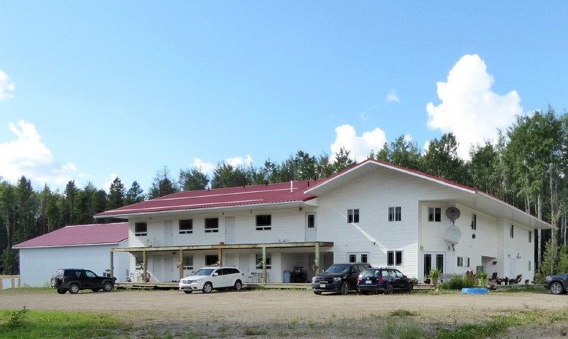 Over 10,000 sq.ft. home with B&B rooms, 44x60 shop on 5 acres ... potential to add 12 more rooms and RV park.  Shower room and separate 2 pce bath with exterior access already there to accommodate RV park.  Great highway location.