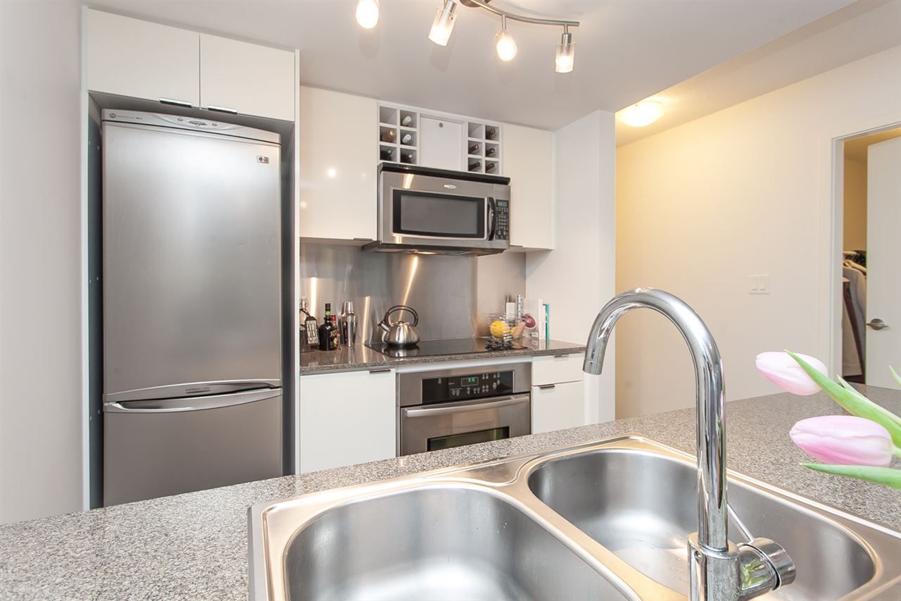 Main Photo: 1801 233 ROBSON STREET in : Downtown VW Condo for sale : MLS®# R2050248