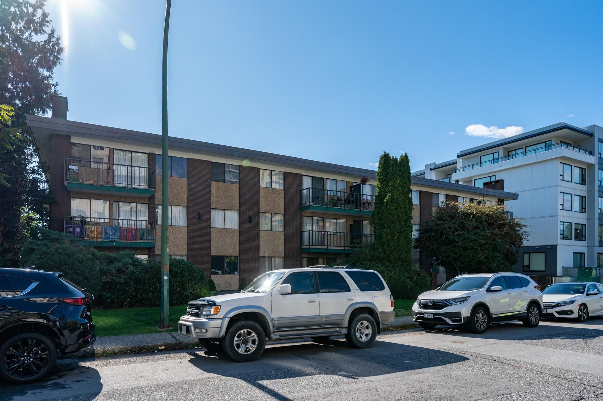 Main Photo: 165 W 6TH Street in North Vancouver: Lower Lonsdale Multi-Family Commercial for sale in "Ocean View Apartments" : MLS®# C8055350