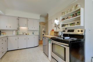 Photo 9: 322 Stannard Ave in Victoria: Vi Fairfield West House for sale : MLS®# 881839