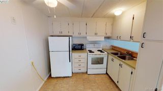 Photo 11: 27-2500 Florence Lake  |  Manufactured Home For Sale