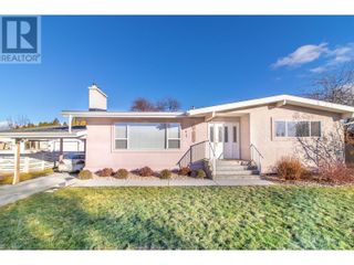 Main Photo: 1421 Lombardy Square in Kelowna: House for sale : MLS®# 10314898