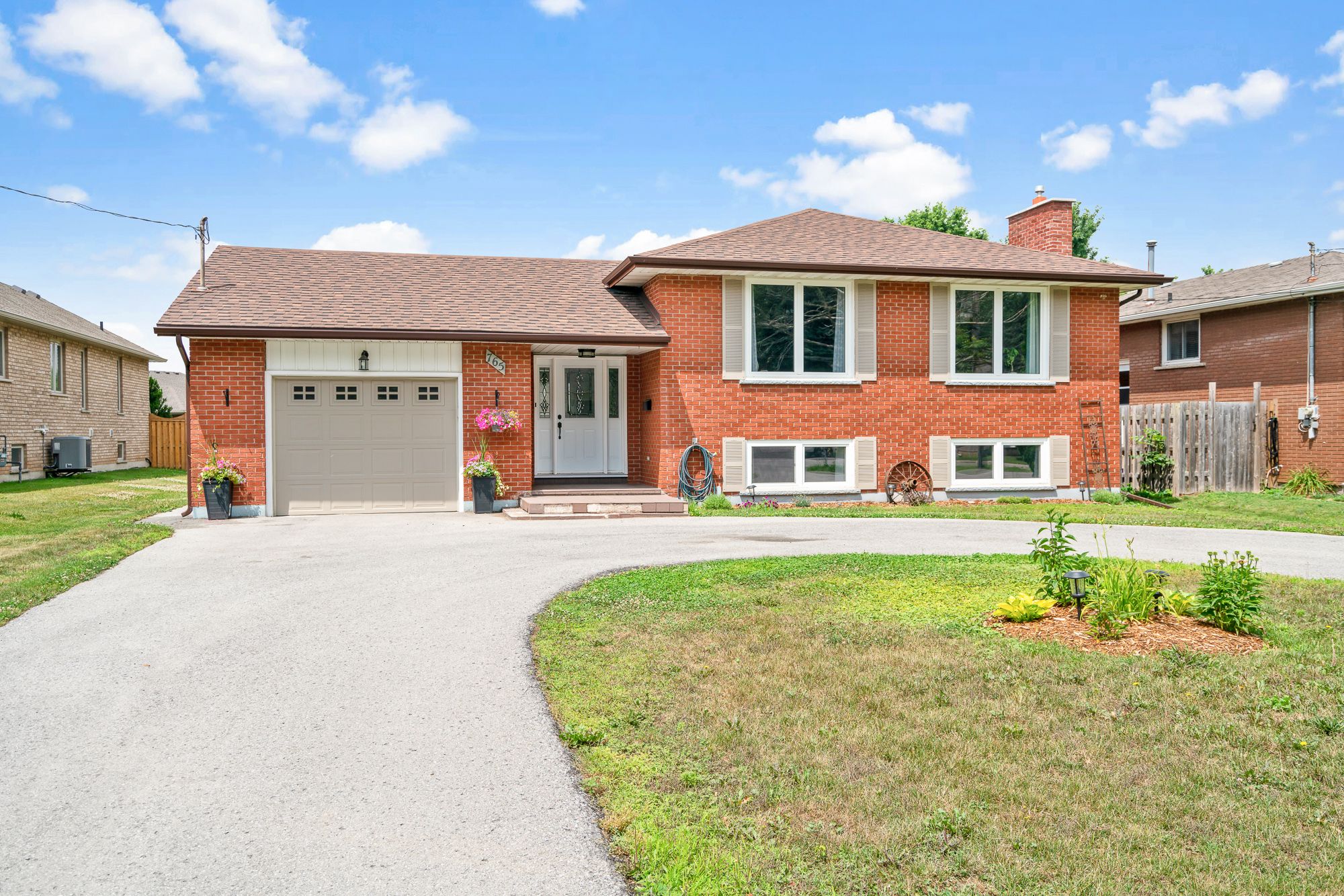 Main Photo: 765 South Pelham Road in Welland: North Welland House for sale : MLS®# D:	40139456