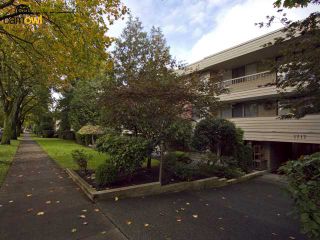 Photo 1: 202 1717 W 13TH Avenue in Vancouver: Fairview VW Condo for sale in "PRINCETON MANOR" (Vancouver West)  : MLS®# V856511