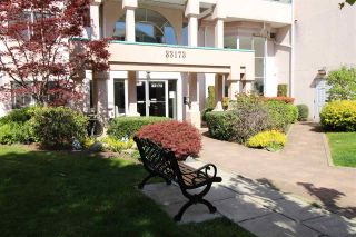 Photo 1: 131 33173 OLD YALE Road in Abbotsford: Central Abbotsford Condo for sale in "Sommerset Ridge" : MLS®# R2260855