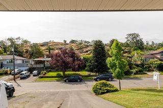 Photo 35: 828 Rockheights Ave in Esquimalt: Es Rockheights House for sale : MLS®# 878602