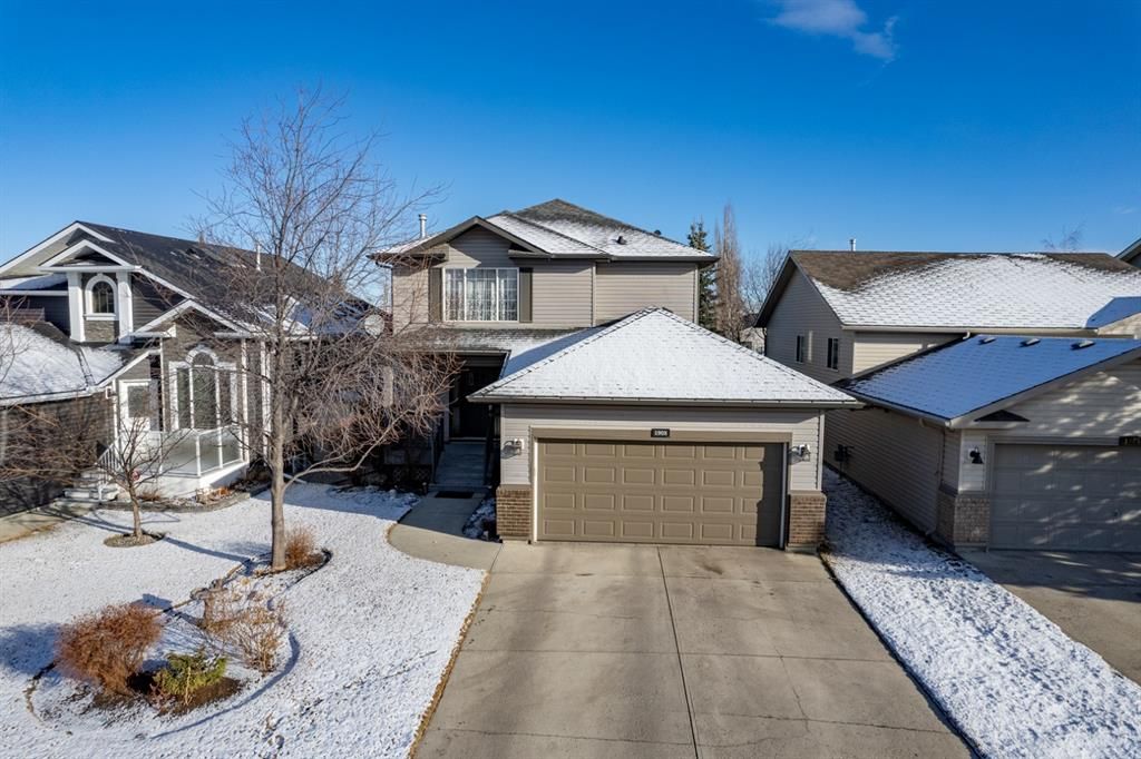 Main Photo: 1908 Woodside Boulevard NW: Airdrie Detached for sale : MLS®# A1197431