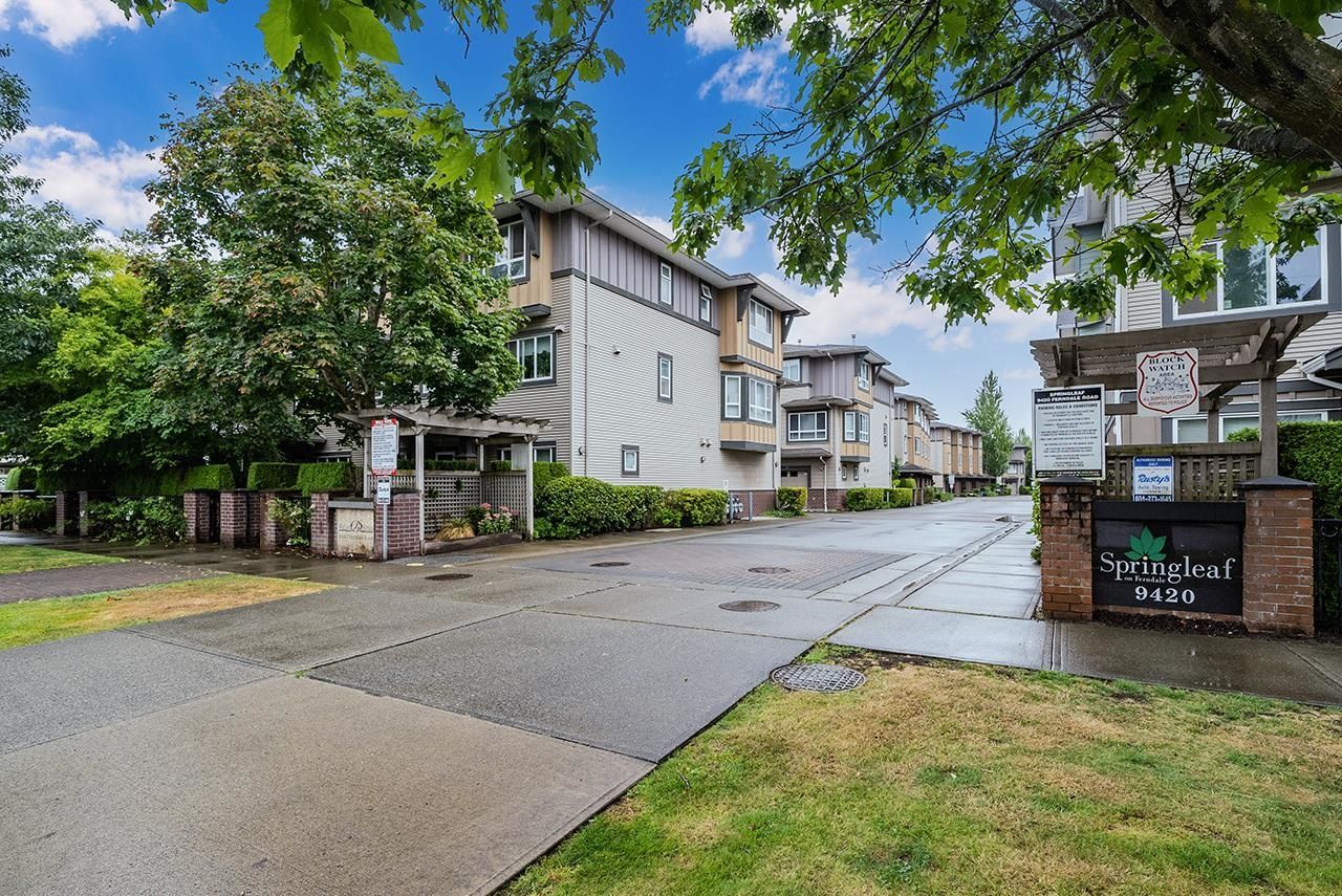 Main Photo: 17 9420 FERNDALE Road in Richmond: McLennan North Townhouse for sale in "SPRINGLEAF" : MLS®# R2720396