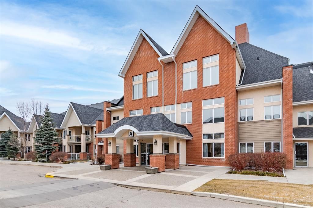Main Photo: 110 15 Everstone Drive SW in Calgary: Evergreen Apartment for sale : MLS®# A1206500
