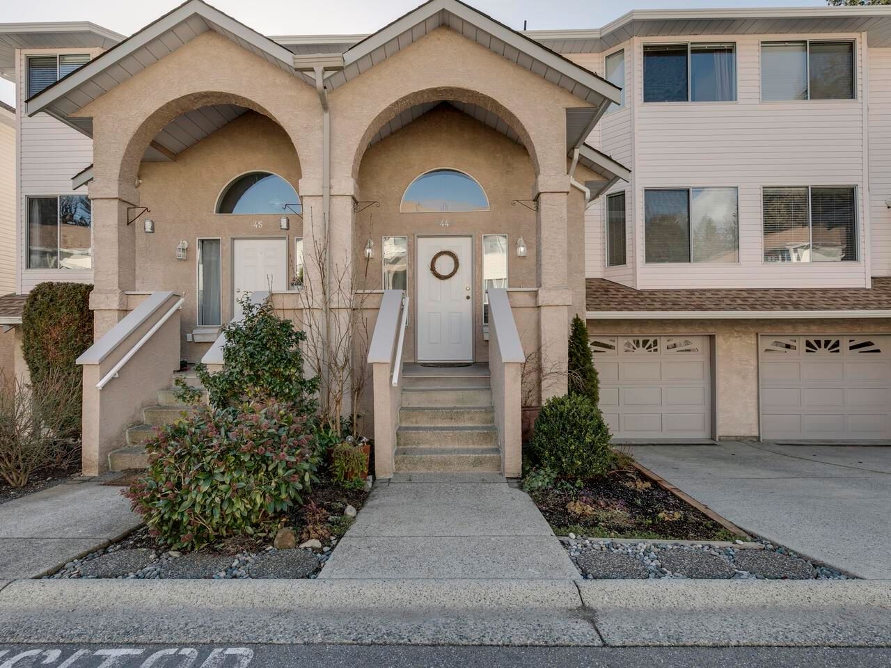 Main Photo: 44 32339 7TH Avenue in Mission: Mission BC Townhouse for sale in "CEDARBROOKE ESTATES" : MLS®# R2753862