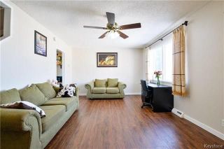 Photo 3: 558 Berwick Place in Winnipeg: Fort Rouge Residential for sale (1Aw)  : MLS®# 1805408