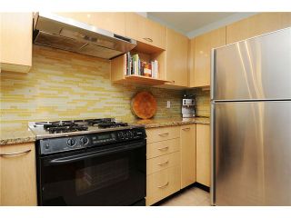 Photo 5: 2325 ASH Street in Vancouver: Fairview VW Townhouse for sale in "OMEGA CITIHOMES" (Vancouver West)  : MLS®# V846848