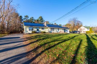 Photo 2: 945 Main Street in Kingston: Kings County Residential for sale (Annapolis Valley)  : MLS®# 202225898