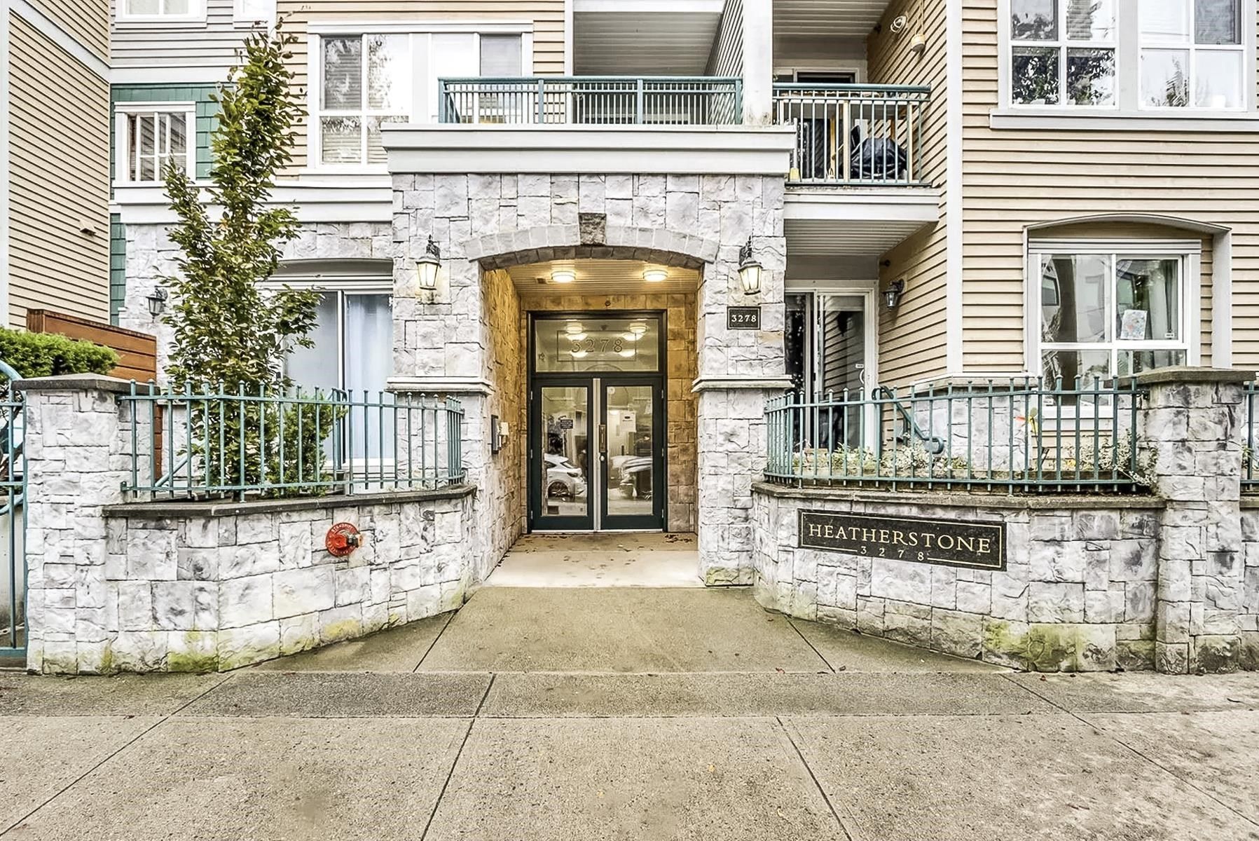 Main Photo: 207 3278 HEATHER Street in Vancouver: Cambie Condo for sale in "HEATHERSTONE" (Vancouver West)  : MLS®# R2737216