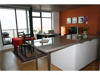Photo 2: 1401 128 W CORDOVA Street in Vancouver: Downtown VW Condo for sale in "WOODWARDS" (Vancouver West)  : MLS®# V1058798