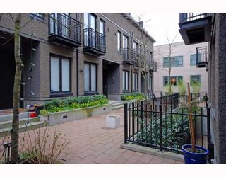Photo 10: 1423 W 11TH Avenue in Vancouver: Fairview VW Townhouse for sale (Vancouver West)  : MLS®# V758013