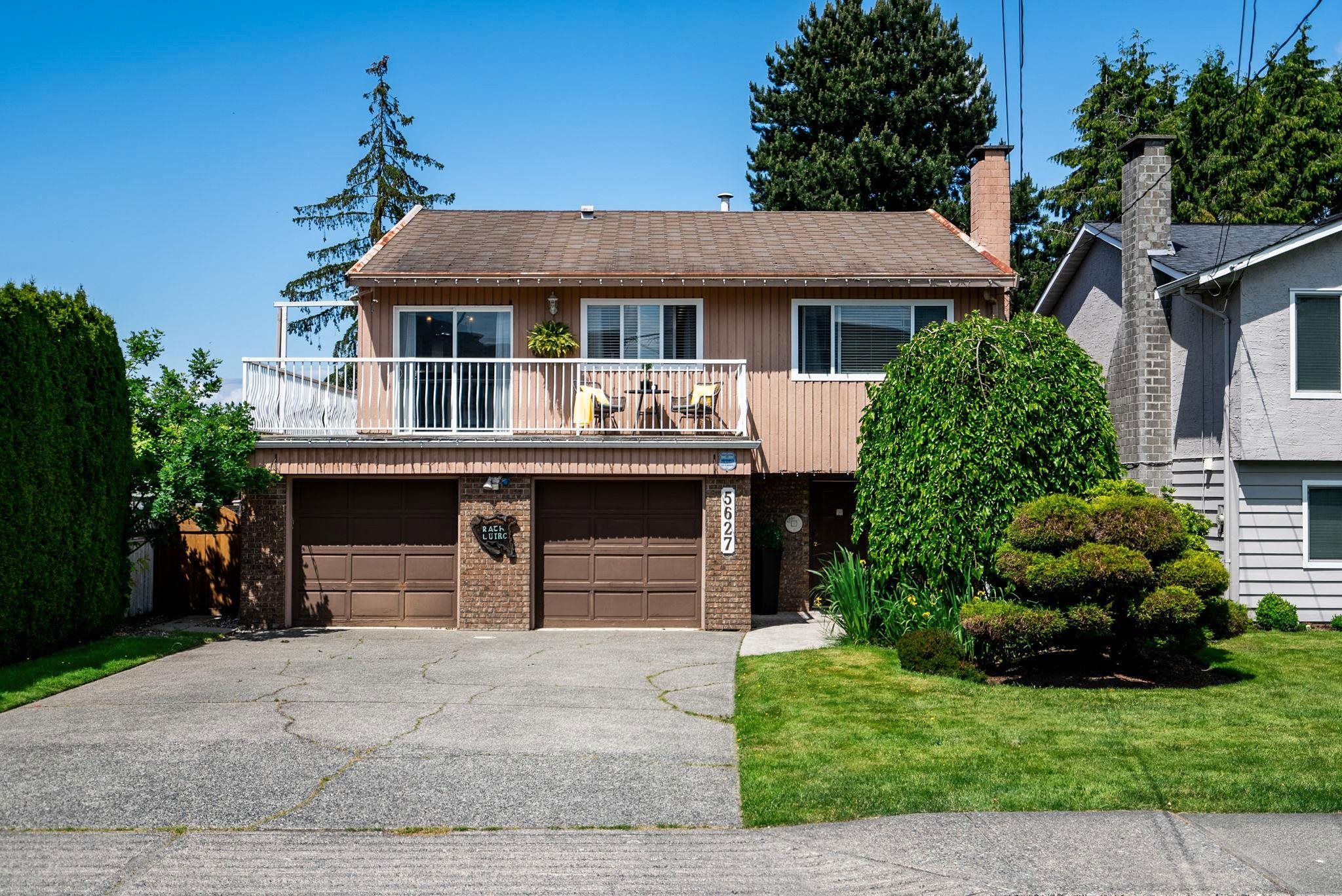 Main Photo: 5627 52 Avenue in Delta: Hawthorne House for sale (Ladner)  : MLS®# R2709109