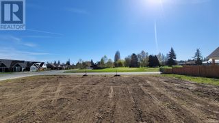 Photo 3: 18 Cottage Dr in Qualicum Beach: Vacant Land for sale : MLS®# 960596
