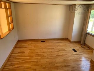 Photo 5: 8 Lusby Street in Amherst: 101-Amherst, Brookdale, Warren Residential for sale (Northern Region)  : MLS®# 202128836