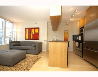 Photo 2: 1901 1010 RICHARDS Street in Vancouver: Downtown VW Condo for sale in "GALLERY" (Vancouver West)  : MLS®# V670409