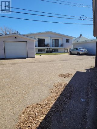Photo 4: 2206, 15 Ave in Medicine Hat: Multi-family for sale : MLS®# A2044976