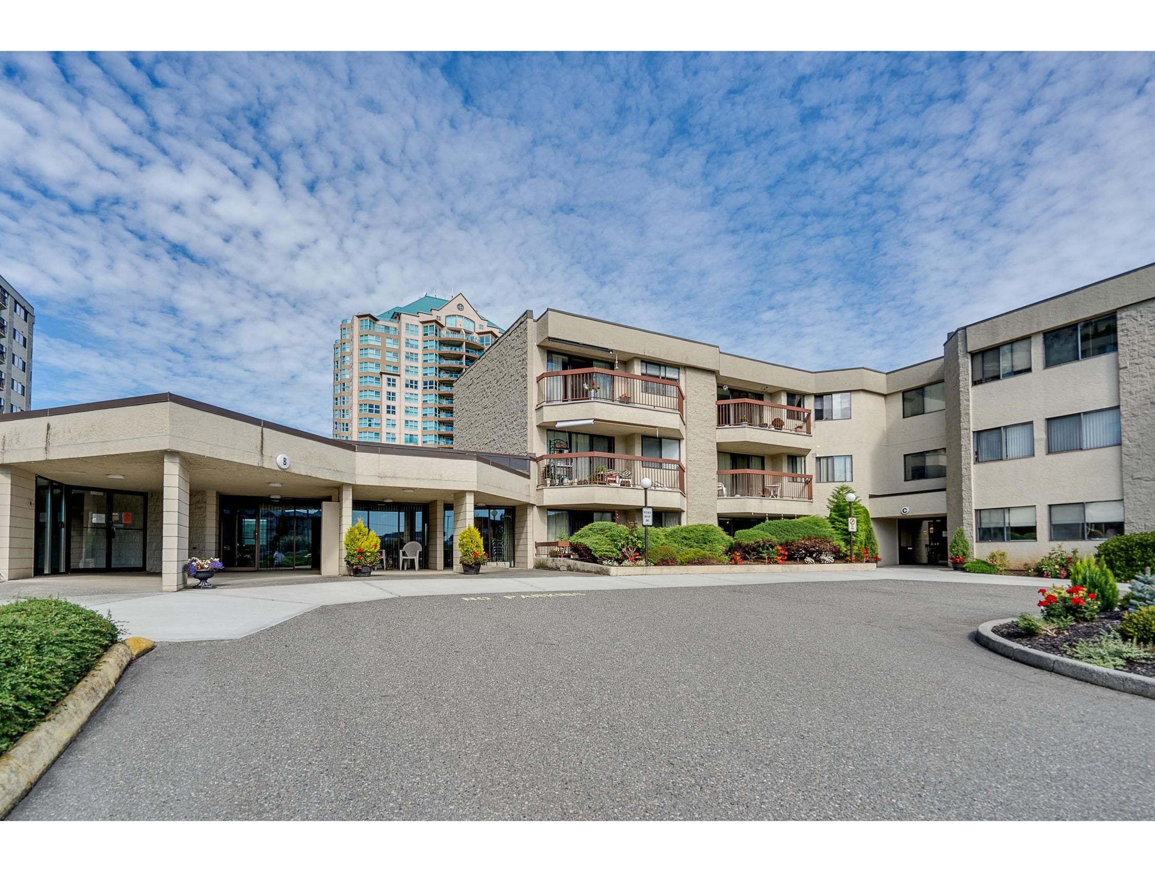 Main Photo: 116 31955 OLD YALE Road in Abbotsford: Abbotsford West Condo for sale in "Evergreen Village" : MLS®# R2620283