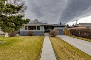 Photo 1: 61 Grafton Drive SW in Calgary: Glamorgan Detached for sale : MLS®# A1216961