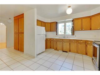 Photo 9: 6444 LAURENTIAN Way SW in Calgary: North Glenmore Park House for sale : MLS®# C4047532