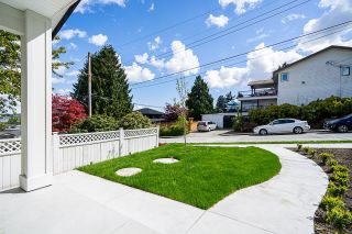Photo 2: 1 133 DEBECK Street in New Westminster: Sapperton 1/2 Duplex for sale : MLS®# R2892765