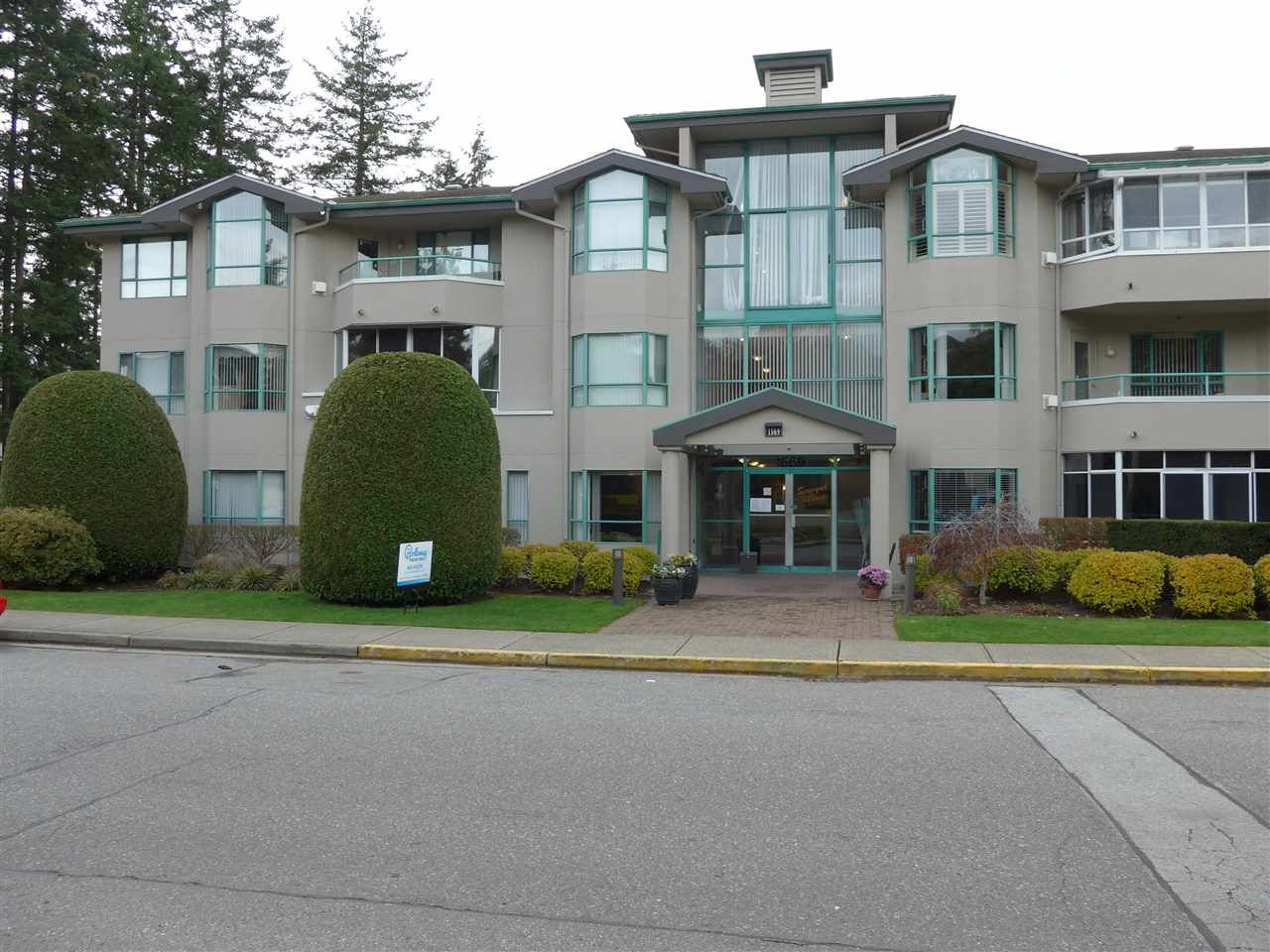 Main Photo: 304 1569 EVERALL STREET: White Rock Condo for sale (South Surrey White Rock)  : MLS®# R2222220