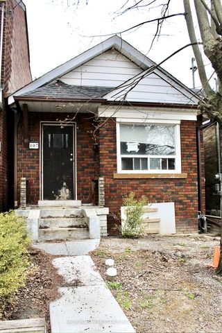 Photo 1: 107 Euclid Ave in Toronto: Trinity-Bellwoods House (Bungalow) for sale (Toronto C01)  : MLS®# C8266298