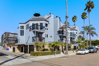 Photo 2: OCEANSIDE Townhouse for sale : 2 bedrooms : 200 Pine St #1