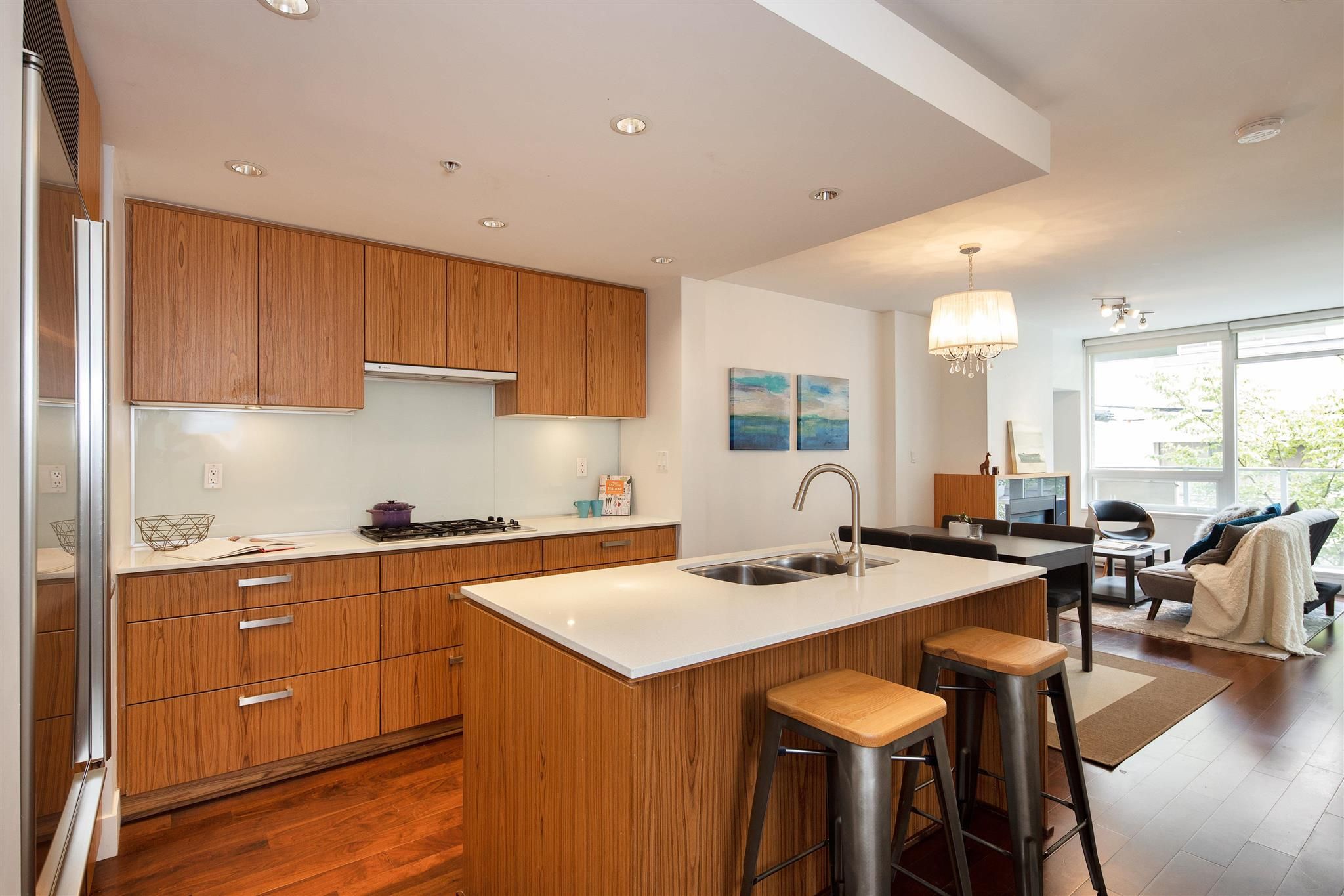 Main Photo: 102 1675 W 8TH AVENUE in Vancouver: Fairview VW Condo for sale (Vancouver West)  : MLS®# R2590359