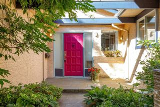 Photo 3: 981 Landeen Pl in Saanich: SE Quadra House for sale (Saanich East)  : MLS®# 944062