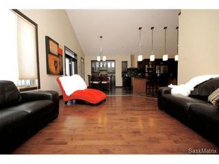 Photo 2: 2447 BRODERICK Bay in Regina: Windsor Park Residential for sale (Regina Area 04)  : MLS®# 459355