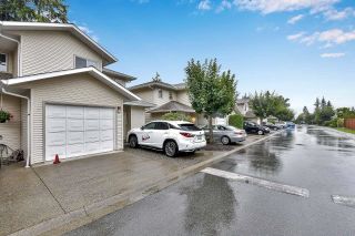 Photo 2: 50 16016 82 Avenue in Surrey: Fleetwood Tynehead Townhouse for sale in "MAPLE COURT" : MLS®# R2626480