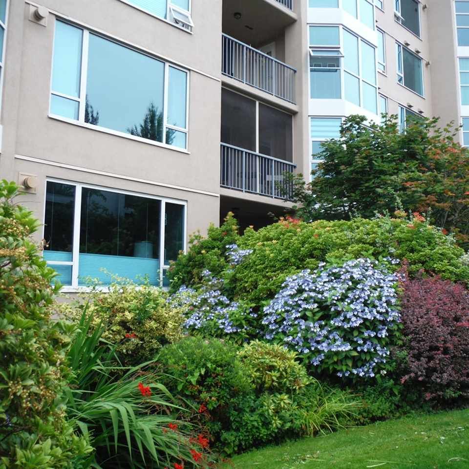 Photo 3: Photos: 806 12148 224 Street in Maple Ridge: East Central Condo for sale in "PANORAMA" : MLS®# R2285555