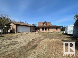 Photo 1: 64 Grandview Heights: Rural Wetaskiwin County House for sale : MLS®# E4282192