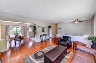 Photo 4: 3361 Willowdale Rd in VICTORIA: Co Triangle House for sale (Colwood)  : MLS®# 791477