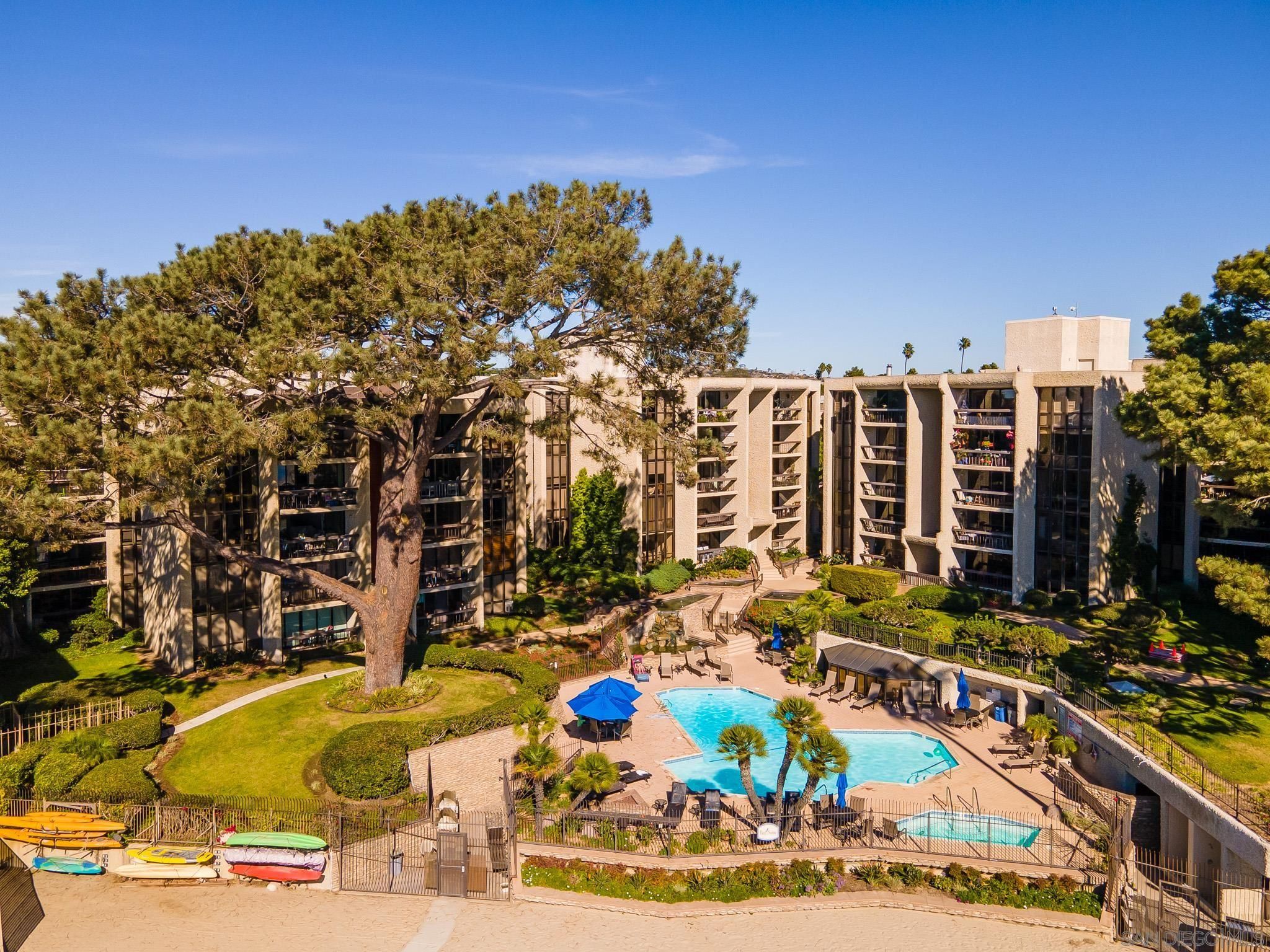 Main Photo: PACIFIC BEACH Condo for sale : 2 bedrooms : 3940 Gresham St #441 in San Diego