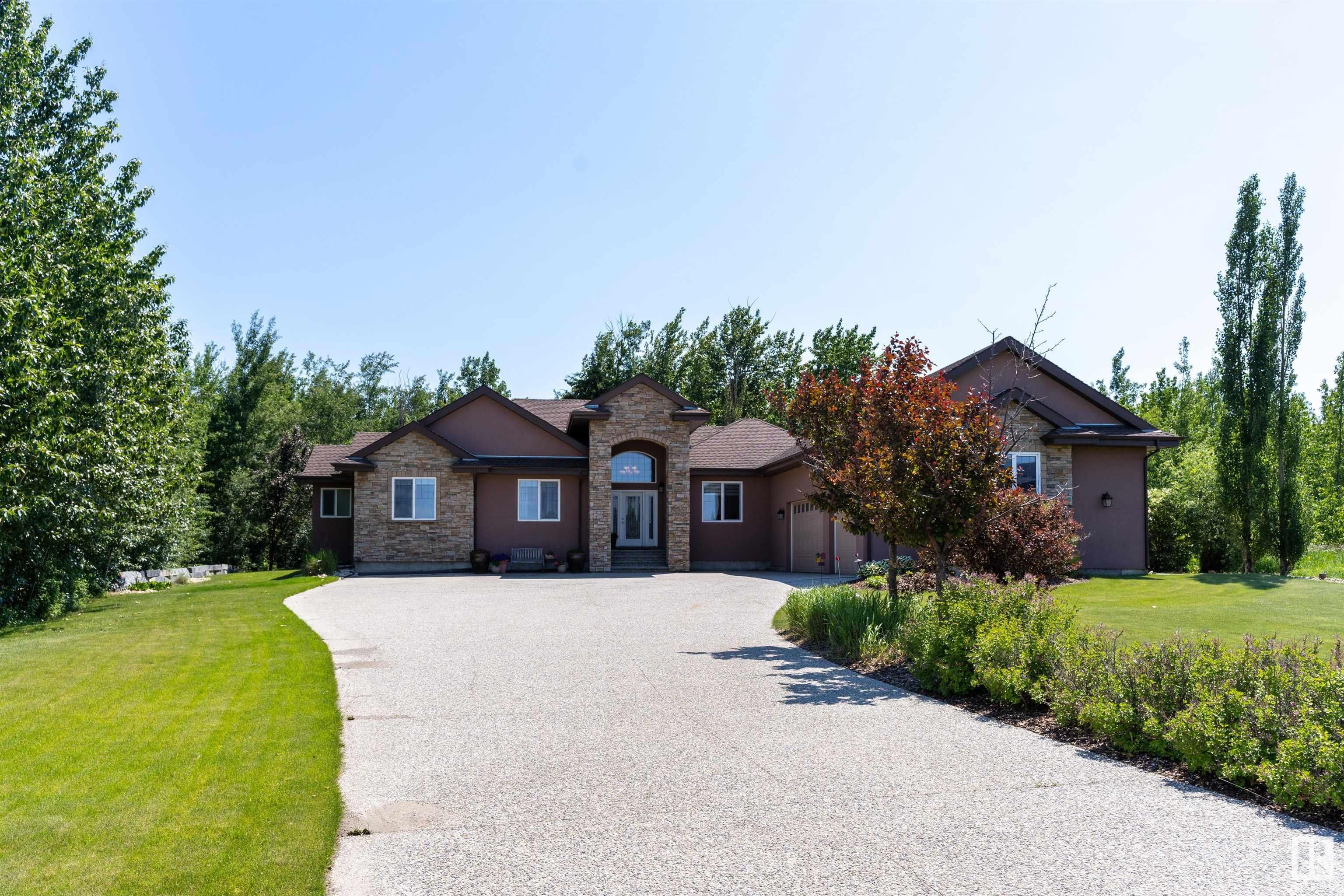 Main Photo: 19 26328 TWP RD 532 A: Rural Parkland County House for sale : MLS®# E4302201