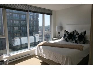 Photo 6: 2210 788 HAMILTON Street in Vancouver: Downtown VW Condo for sale in "TV TOWER 1" (Vancouver West)  : MLS®# V1064375