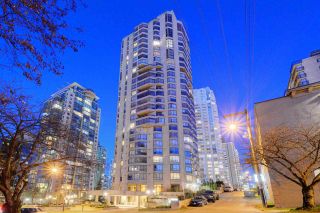 Photo 2: 2304 738 BROUGHTON Street in Vancouver: West End VW Condo for sale in "Alberni Place" (Vancouver West)  : MLS®# R2369101