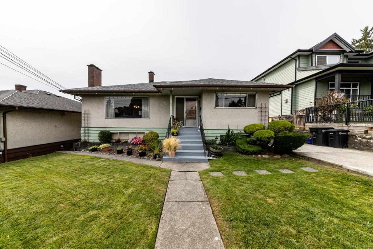 Main Photo: 7789 DOW AVENUE in Burnaby: South Slope House for sale (Burnaby South)  : MLS®# R2404134