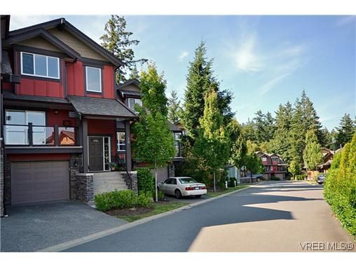 Main Photo: 38 486 Royal Bay Dr in VICTORIA: Co Royal Bay Row/Townhouse for sale (Colwood)  : MLS®# 613798