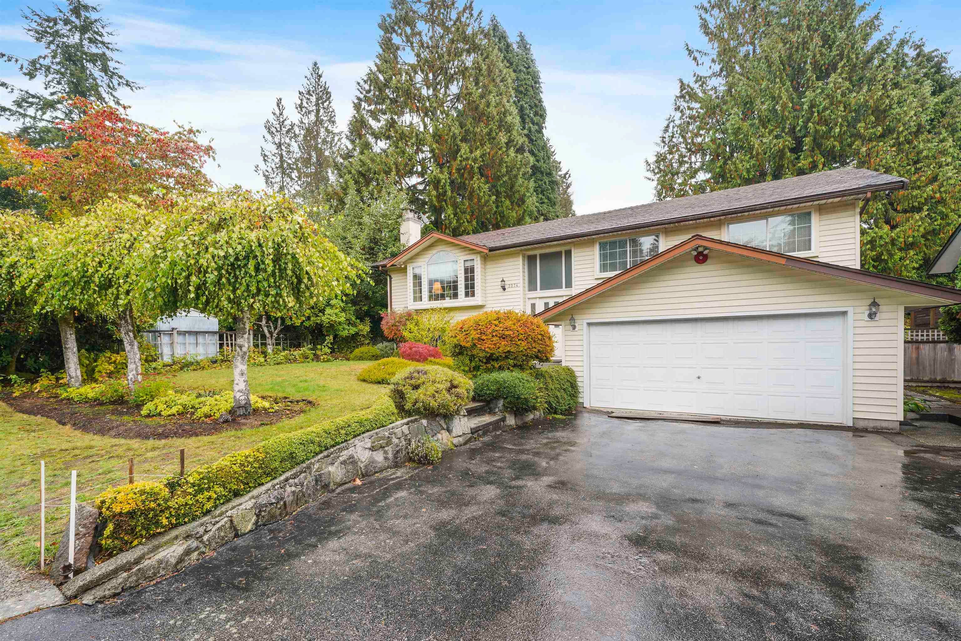 Main Photo: 3274 HOSKINS Road in North Vancouver: Lynn Valley House for sale : MLS®# R2822875
